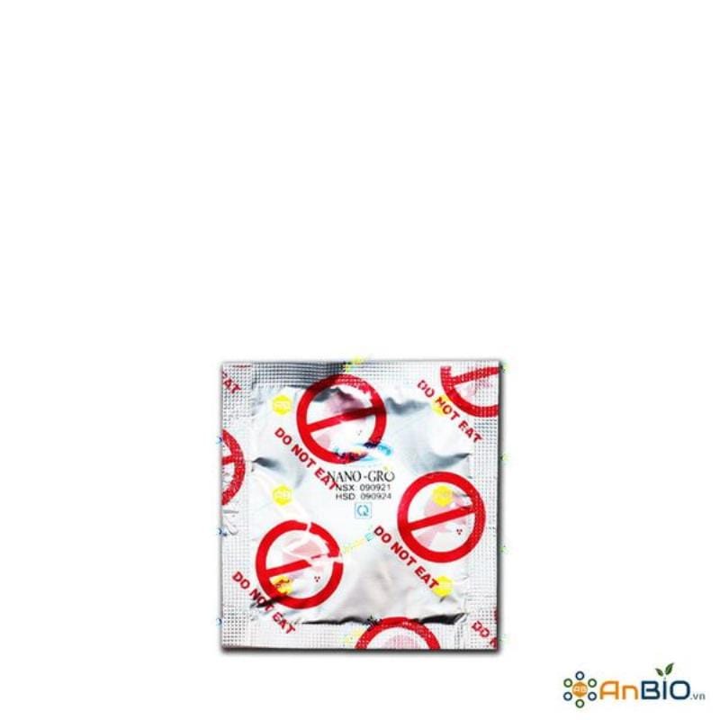 Phủ đất bằng vật liệu hữu cơ giúp giữ ẩm, hạn chế cỏ dại và bổ sung dinh dưỡng cho đất.